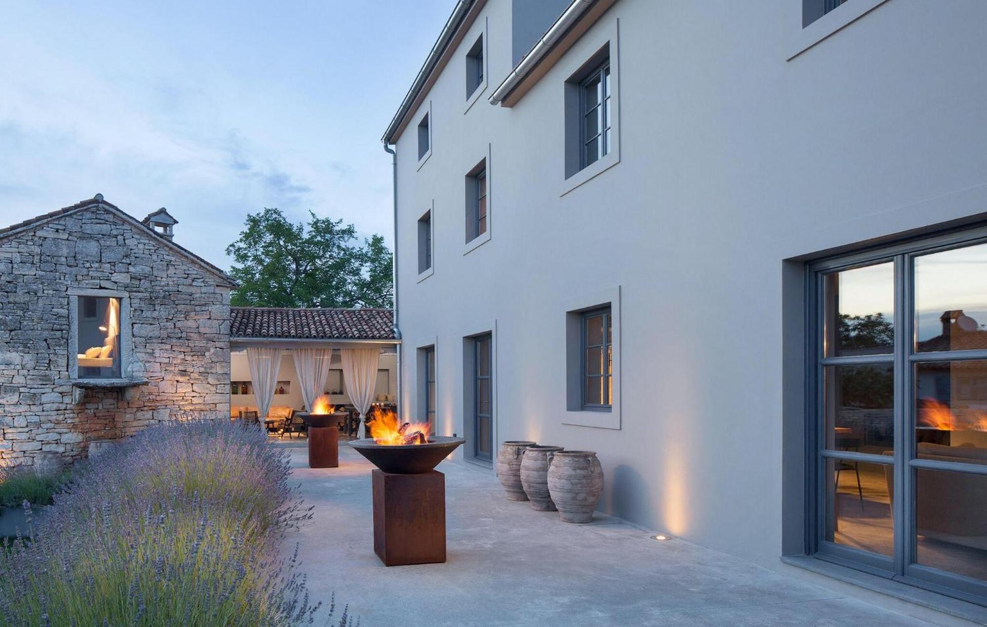 Cozy Home In Tinjan With Outdoor Swimming Pool Exterior foto